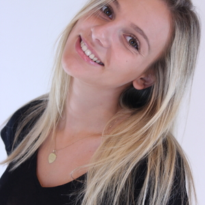 Claudia - Prof de droit - Torcy