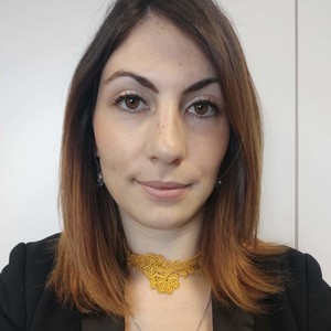 Elodie - Prof de droit constitutionnel - Bordeaux
