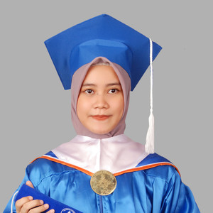 Noura - Prof de droit public - Paris