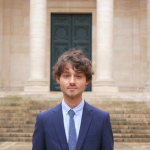 Virgil - Prof de droit constitutionnel - Paris 18e