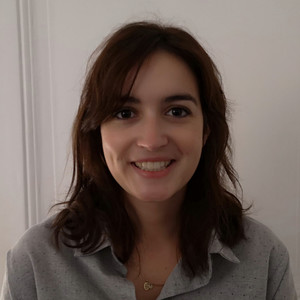 Laure - Prof de droit - Paris