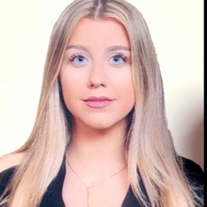 Léa - Prof de droit civil - Paris