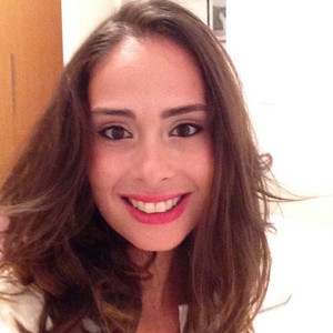 Laura - Prof de droit civil - Paris