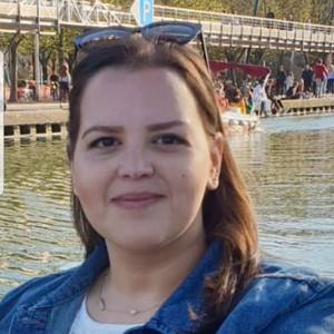 Fatima zahra - Prof de préparation bac scientifique - Courbevoie