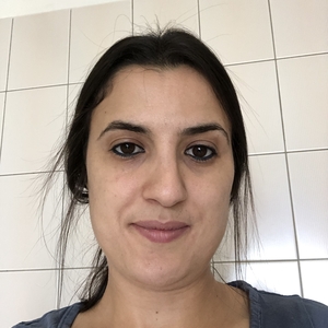 Naima - Prof de maths - Genève
