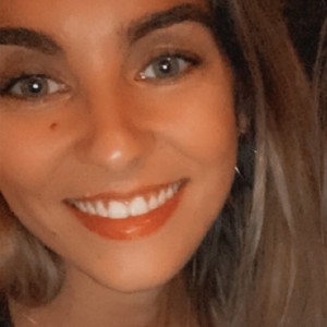 Mylene - Prof de droit des affaires - Neuville-sur-Saône