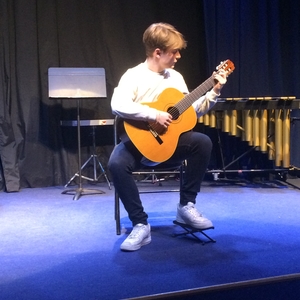 Marin - Prof de guitare classique - Paris