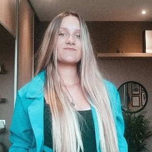 Lou-Anne - Prof d'anglais - Salinelles