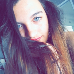 Lara - Prof de maths - Rognonas