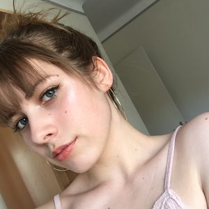 Anna- Louise - Prof de français - L'Éguille