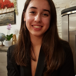 Inès - Prof de maths - Paris