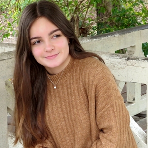 Laura - Prof de maths - Paris