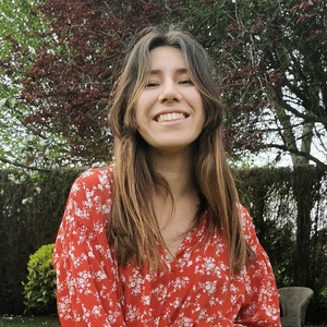 Lea - Prof d'histoire - géo - Paris