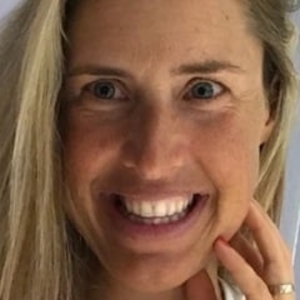 Helene - Prof de natation - Demi-Quartier