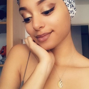 Axelle - Prof de maquillage - Garches