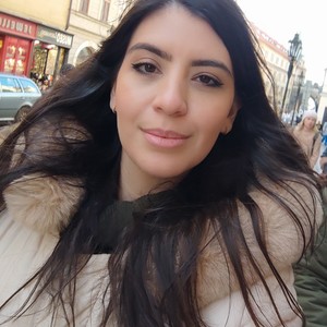 Maroua - Prof de maths - Annecy-le-Vieux