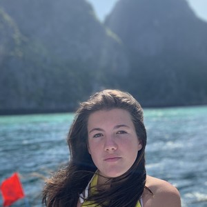 Inès - Prof de maths - Paris