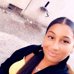 Sirine - Prof de maths - Aubervilliers