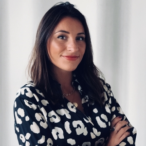 Marie - Prof de marketing - Paris