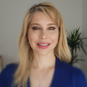 Layla - Prof d'aide à la rédaction de cv - lettre de motivation - 