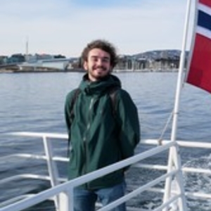 Romain - Prof d'histoire - géo - Marseille