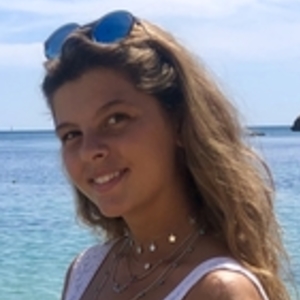 Léa - Prof de maths - Paris