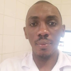 Yaya - Prof de biologie - Paris