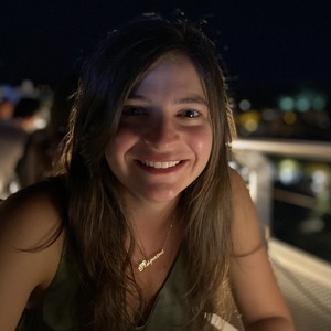 Dina - Prof de guitare - Issy-les-Moulineaux
