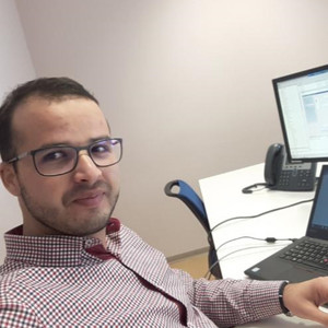 REZZOUQ - Prof de management et gestion d'entreprise - Toulouse