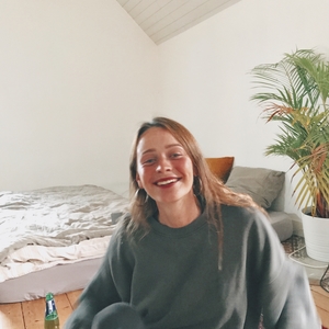 Lola - Prof de montage vidéo - Paris