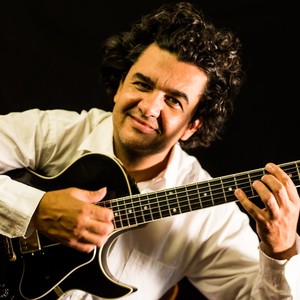 João Nepomuceno - Prof de guitare - Vila Yara