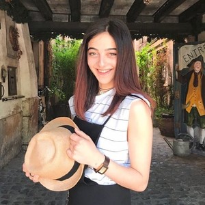 Sofya - Prof d'anglais - Paris