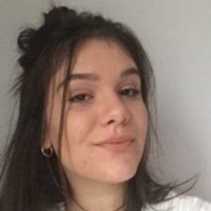 Laura - Prof de dessin - Pusignan