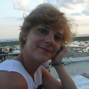 LAURA - Prof de maths - Paris