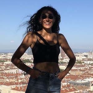 Nawal - Prof d'histoire - géo - Paris