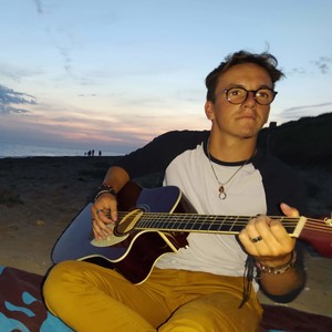 Theo - Prof de guitare - La Ferté-Saint-Aubin