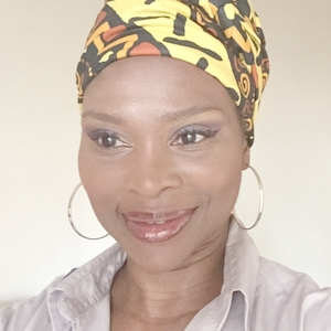 Aya - Prof de maquillage - Paris