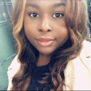 Maimouna - Prof de maquillage - Paris