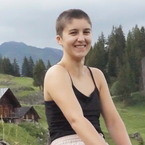 Julie - Prof de piano - Massy