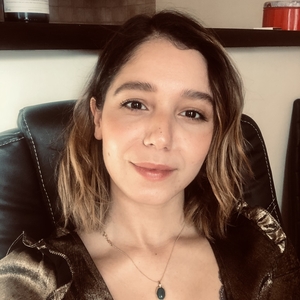 Gigi - Prof de yoga - Paris