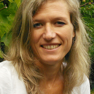 Claire - Prof de peinture - Suresnes