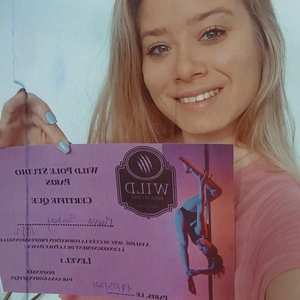 Maeva - Prof de pole dance - Saint-Étienne-de-Montluc