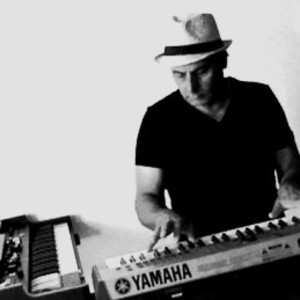 DELLEVILLE - Prof de piano - Agde