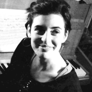 Dessislava - Prof de piano - Ville-sur-Jarnioux