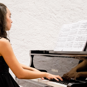 Vénélina - Prof de piano - Annemasse