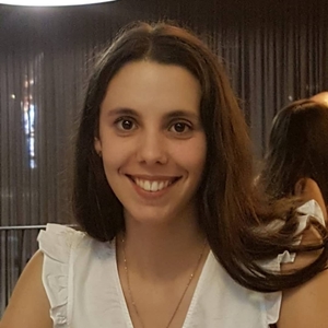 Nadine - Prof de portugais du portugal - Paris
