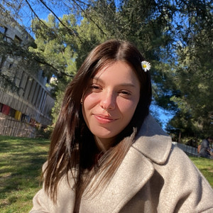 Sirine - Prof d'anglais - Frontignan