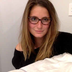 Isabelle - Prof d'histoire - géo - Paris