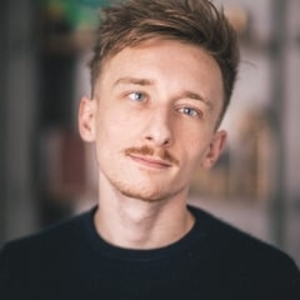 Julien - Prof d'économie - Paris