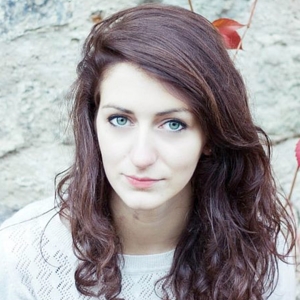 Laura - Prof d'anatomie - Issy-les-Moulineaux